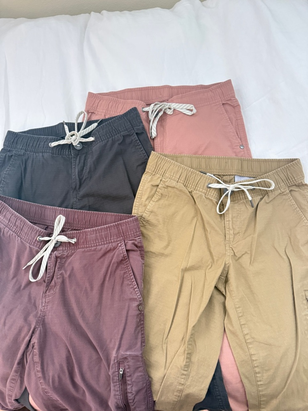 Vuori Women’s Ripstop pants size small